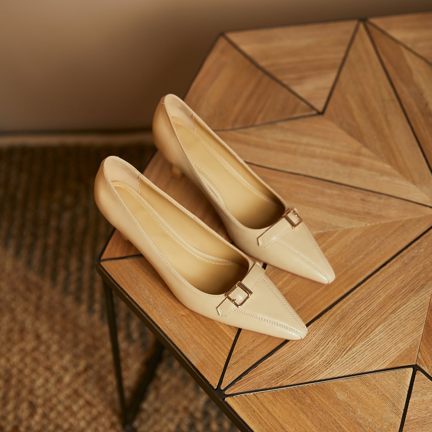 Nine Seven Handmade Genuine Leather Women's Closed Pointed Toe Mid Kitten Heel Vintage Pump Shoes with Buckle Decor