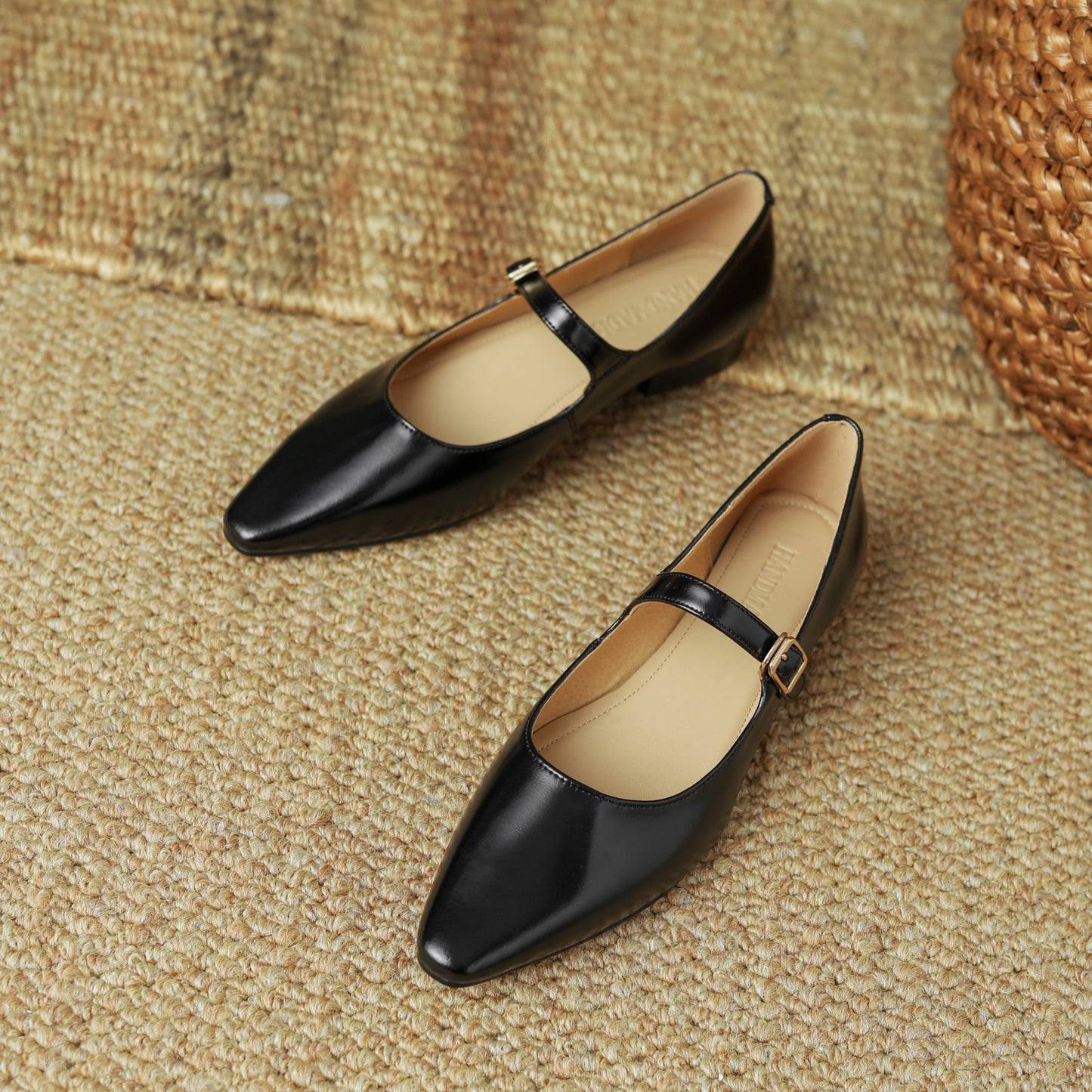 Nine Seven Women's Patent Leather Handmade Pointed Toe Flats Buckle Mary Janes Cute Dress Shoes