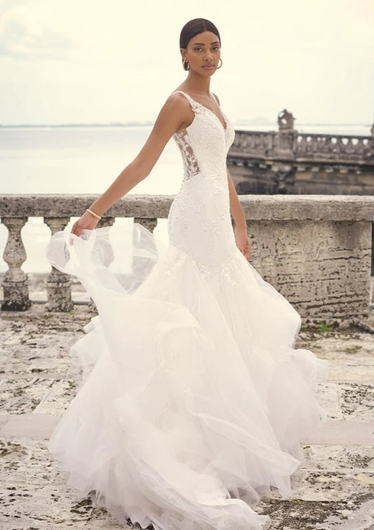 Nine Seven Straps Deep V-Neckline Appliques Embroidery Tulle V-Back Wedding Dress Customization